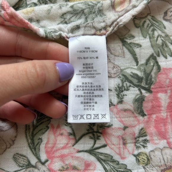 Angel dear floral swaddle - Picture 4 of 4